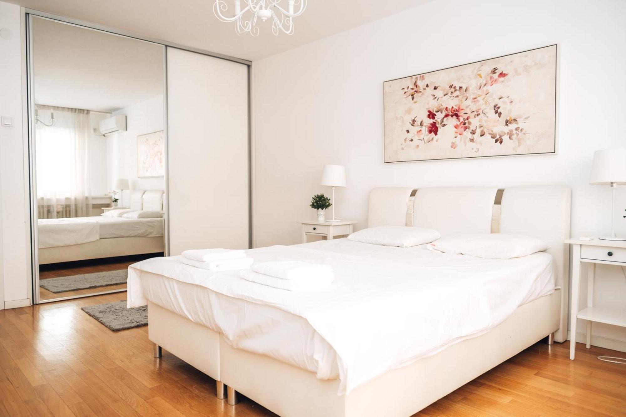 Crown Central Three Bedroom Apartment Belgrade Extérieur photo