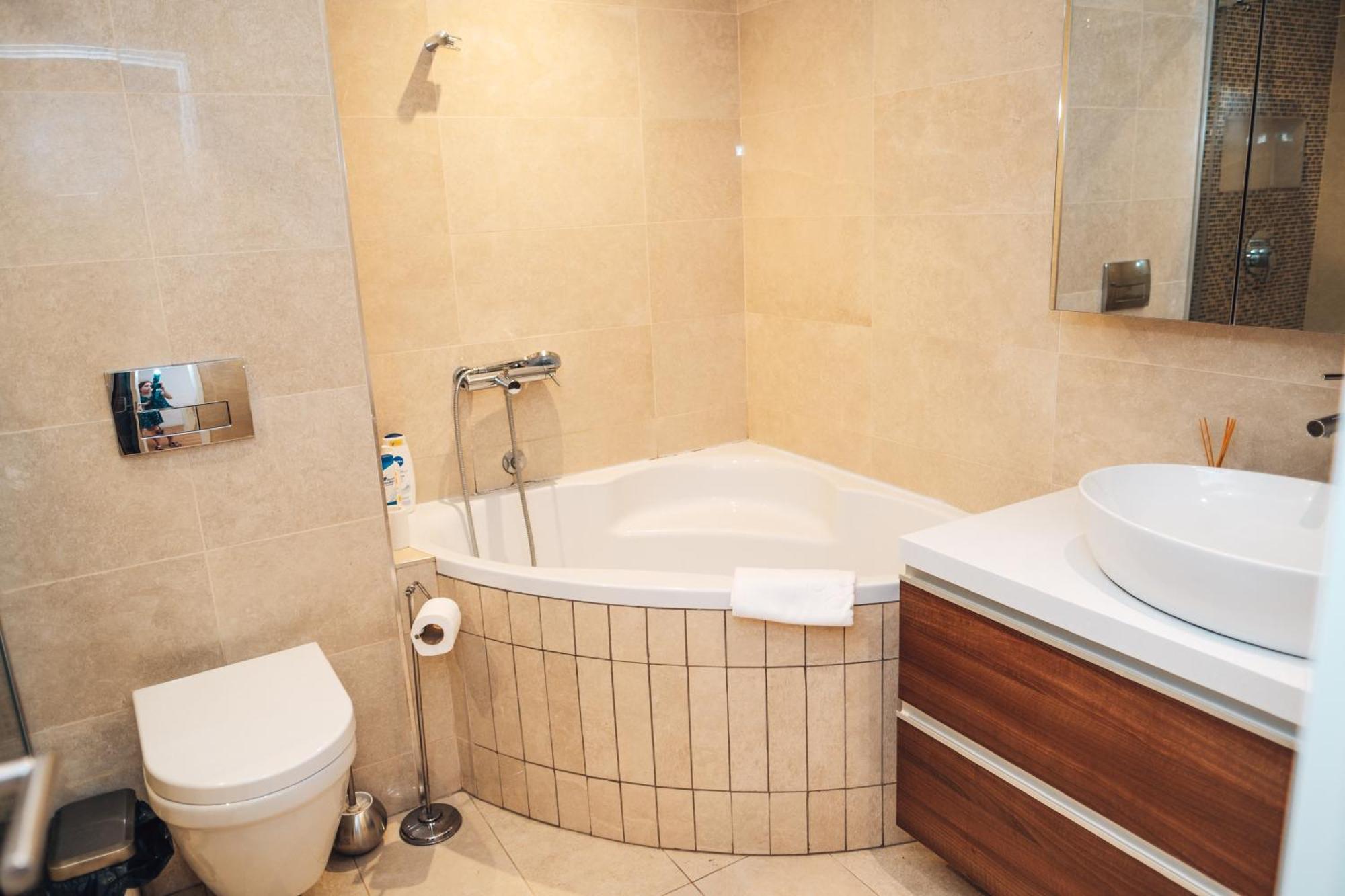 Crown Central Three Bedroom Apartment Belgrade Extérieur photo