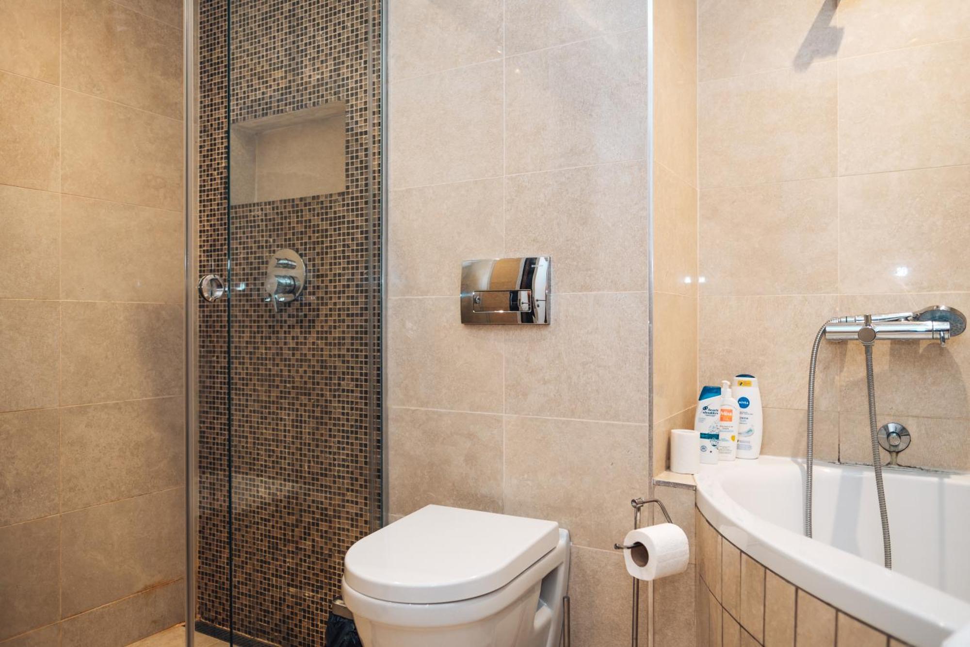 Crown Central Three Bedroom Apartment Belgrade Extérieur photo
