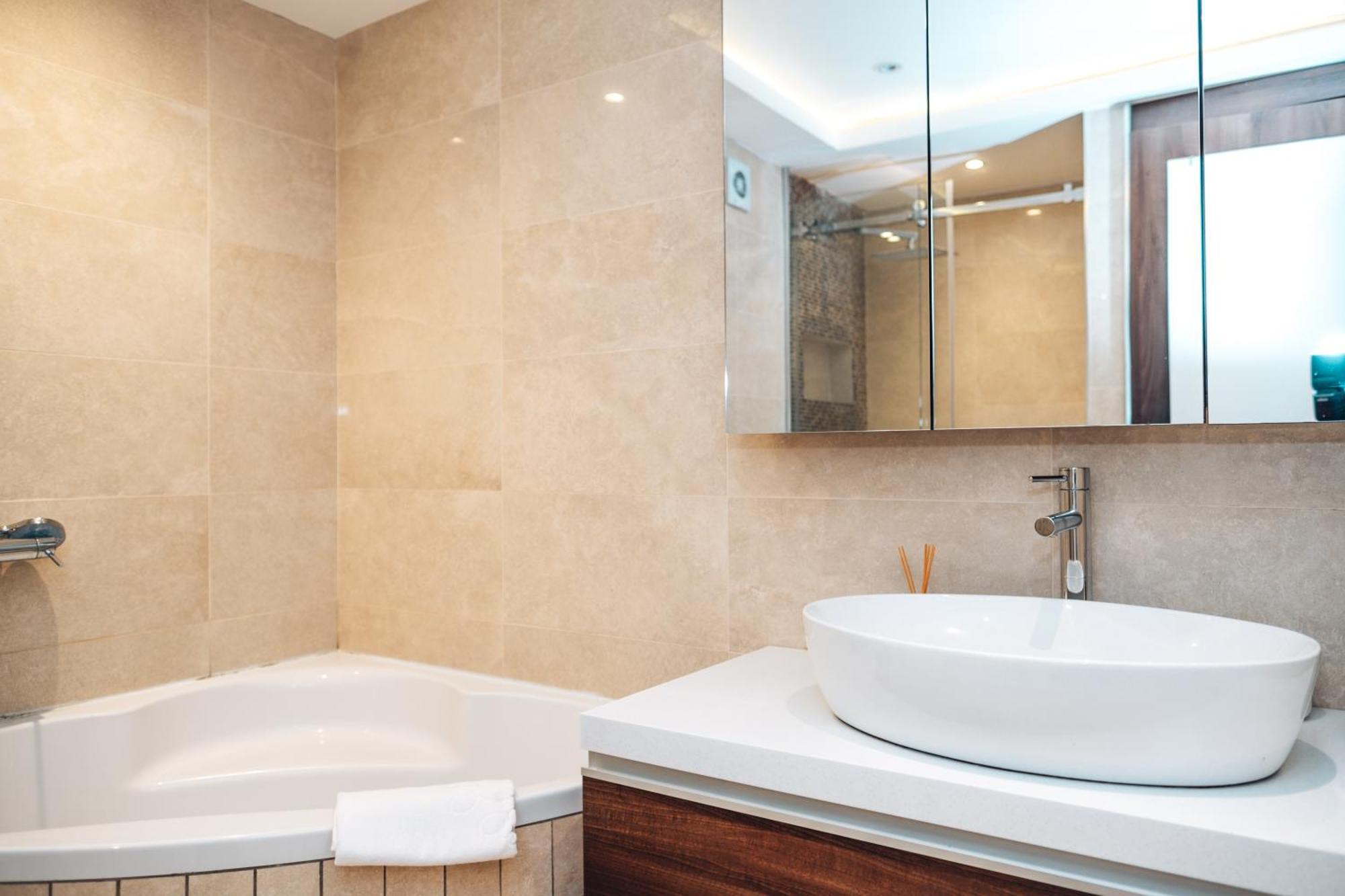 Crown Central Three Bedroom Apartment Belgrade Extérieur photo